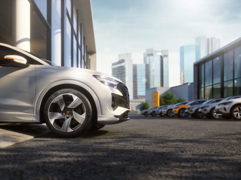 Continental EcoContact 7 adapté pour les véhicules électriques Renault : Rolling Resistance 35 % inférieure à l'A-Rating de l'étiquetage EU, 30 km d'autonomie supplémentaire