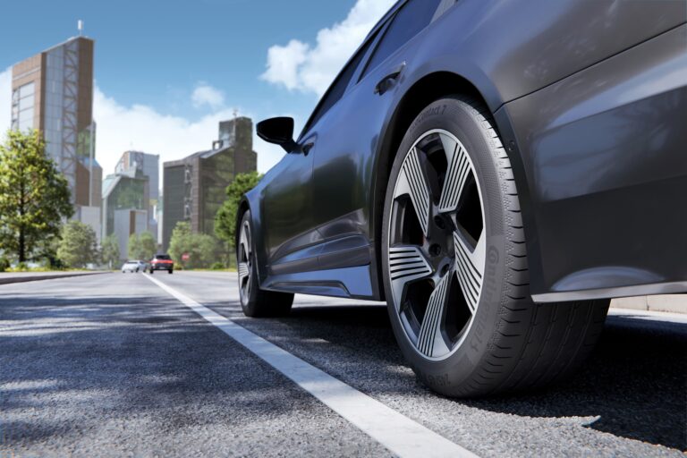 Škoda Elroq : pneus Continental EcoContact 7 de 20 pouces en dimensions différentes à l’avant et à l’arrière
